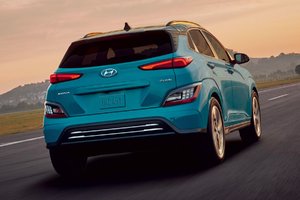 2022 Hyundai Kona : Should You Buy The EV Or Gas Model?