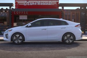 2022 Hyundai Kona : Should You Buy The EV Or Gas Model?