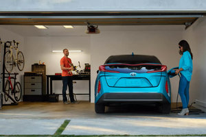 Is A Hybrid Electric Vehicle Better Than A Plug-In Hybrid Electric Vehicle?