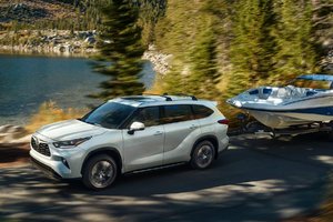 A Complete Family SUV Packed With Modern Safety Technology: The 2022 Toyota Highlander
