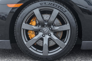 2009 NISSAN　GT-R　・ディナーカー 2009 NISSAN GT-R R35 W/LIGHTS & BRIAN FIGURE FAST & FURIOUS 1/18