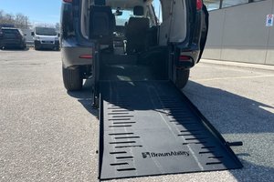 2024 Chrysler Grand Caravan w/ Braun R.E