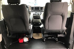 The Chrysler Grand Caravan - Braunability Commercial Side Entry