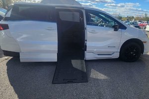2025 Honda Odyssey with Power Infloor Side-Entry Ramp