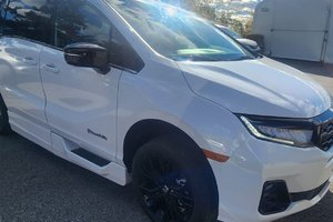 2025 Honda Odyssey with Power Infloor Side-Entry Ramp