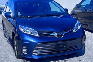 2020 Toyota Sienna XLE w/ Braun Power Side