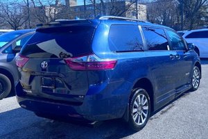 2020 Toyota Sienna XLE w/ Braun Power Side