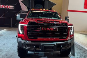 Arnold GM au Salon de l’auto de Montréal : Le GMC Sierra 2500 HD AT4X, un mélange de robustesse et de raffinement