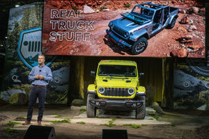 The All-New 2024 Jeep Gladiator: A Technical Marvel of Capability and Connectivity
