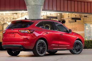 Le Ford Escape 2023 a été dévoilé et il nous en met plein la vue