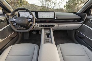 La Ioniq 6 : Nouvelle voiture de l’année 2023 selon Le Guide de l’auto