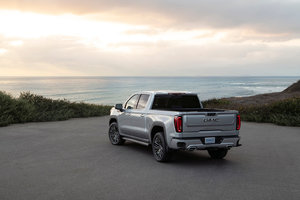 Enhanced Technologies in the 2024 GMC Sierra and Chevrolet Silverado for Optimal Towing