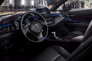 Le Toyota C-HR 2017 se dévoile!