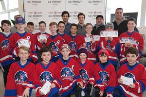 Max Pacioretty et Andrew Shaw recontrent les jeunes de 9 équipes de hockey mineur de la région!