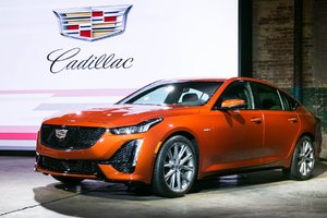 Cadillac Reveals First-Ever CT4-V and CT5-V