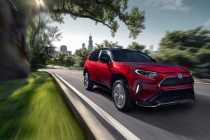 RAV4 Prime : Jusqu’à 13 000$ en incitatifs disponibles