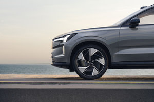 The new 2024 Volvo EX90 is unveiled