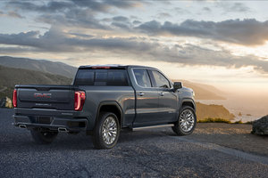 A look at the differences between the 2024 GMC Sierra Denali and the 2024 GMC Sierra Denali Ultimate