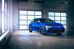 Volkswagen Canada Unveils the Coveted Golf R 20th Anniversary Edition with Fanfare