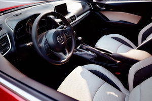 Mazda3 2016 : une berline compacte économique à Lachine