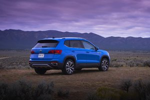 2022 Volkswagen Taos vs 2021 Mazda CX-5: not all that different