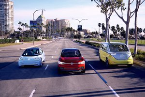 Volkswagen eGolf EV: THE FUTURE IS ELECTRIC (Video)