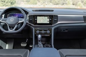 2021 Volkswagen Atlas Cross Sport vs. 2021 Honda Passport