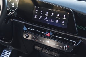 2023 Kia Niro Hybrid Review
