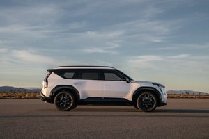 Beyond the Buzz: The 2026 Kia EV9 is Ready for Canadian Adventures