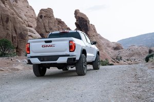 What does the 2023 GMC Canyon have to offer?