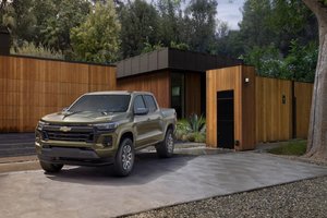 A look at how the 2023 GMC Canyon compares with the 2023 Chevrolet Colorado