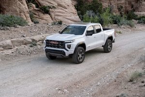 5 Outstanding features of the GMC Canyon AT4 and AT4X