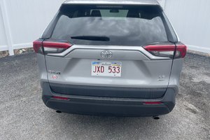 2020 Toyota RAV4 LE | Cam | USB | HtdSeats | Bluetooth | Keyless