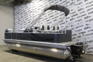 AVALON VENTURE 1975 RF + YAMAHA 40 HP 2025