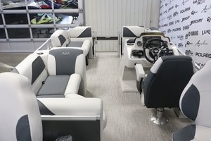 AVALON VENTURE 1975 RF + YAMAHA 40 HP 2025