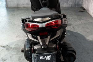 2025 Yamaha XMAX 300