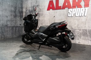 2025 Yamaha XMAX 300