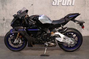 2025 Yamaha YZF-R1M