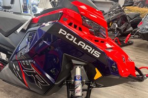 Polaris INDY XCR 9R 136 MIDNIGHTBLUE METTALIC & INDY RED 2025
