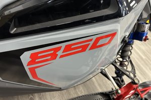 2025 Polaris RMK KHAOS 850 155 SLASH GHOST GRAY & RED