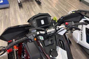 2025 Polaris Switchback Assault 9R 146 ES MATTE DARK CHERRY & GLOSS BLACK
