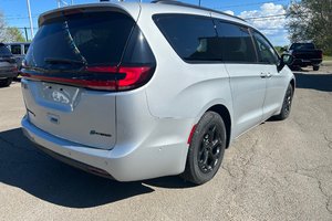2024 Chrysler Pacifica Hybrid PREMIUM S APPEARANCE