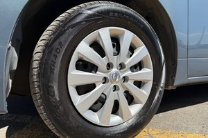 Nissan Quest SV 2012