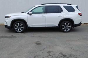 2024 Honda Pilot Touring | Leather | Roof | Cam | Warranty to 2029