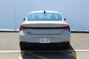 2022 Hyundai Elantra Preferred | Cam | USB | Htdseat | Warranty to 2026