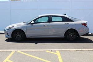 2022 Hyundai Elantra Preferred | Cam | USB | Htdseat | Warranty to 2026
