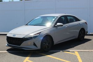 2022 Hyundai Elantra Preferred | Cam | USB | Htdseat | Warranty to 2026