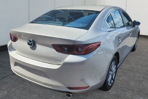 2022 Mazda Mazda3 GS | Cam | USB | HtdWheel | Bluetooth | Keyless