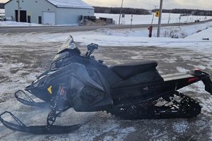 2025 Polaris 850 Indy VR1 BOOST 137 DYNAMIX ÉDITION