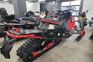 Polaris 9R INDY XCR 136  2025